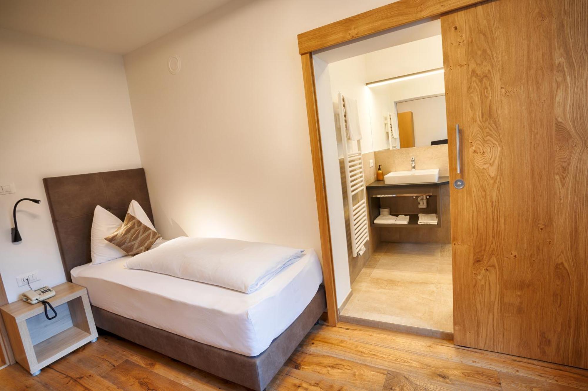 Hotel Lamm Naturns Exterior foto