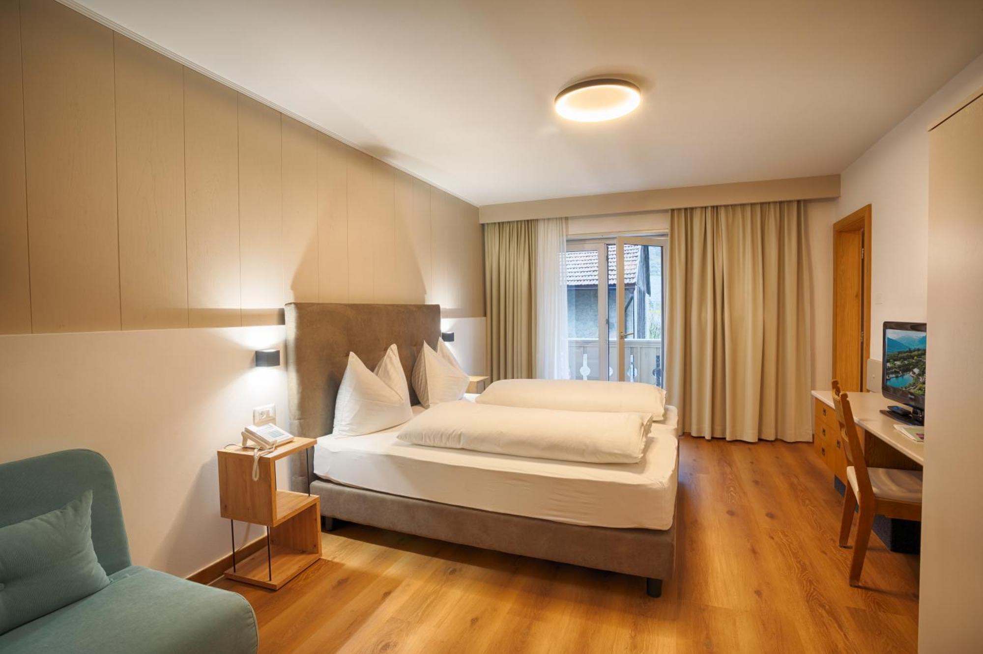 Hotel Lamm Naturns Exterior foto