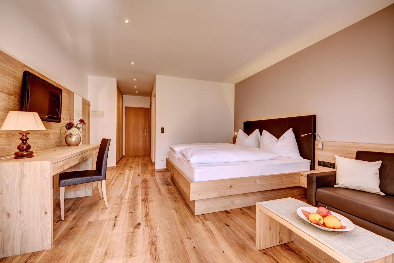 Hotel Lamm Naturns Exterior foto