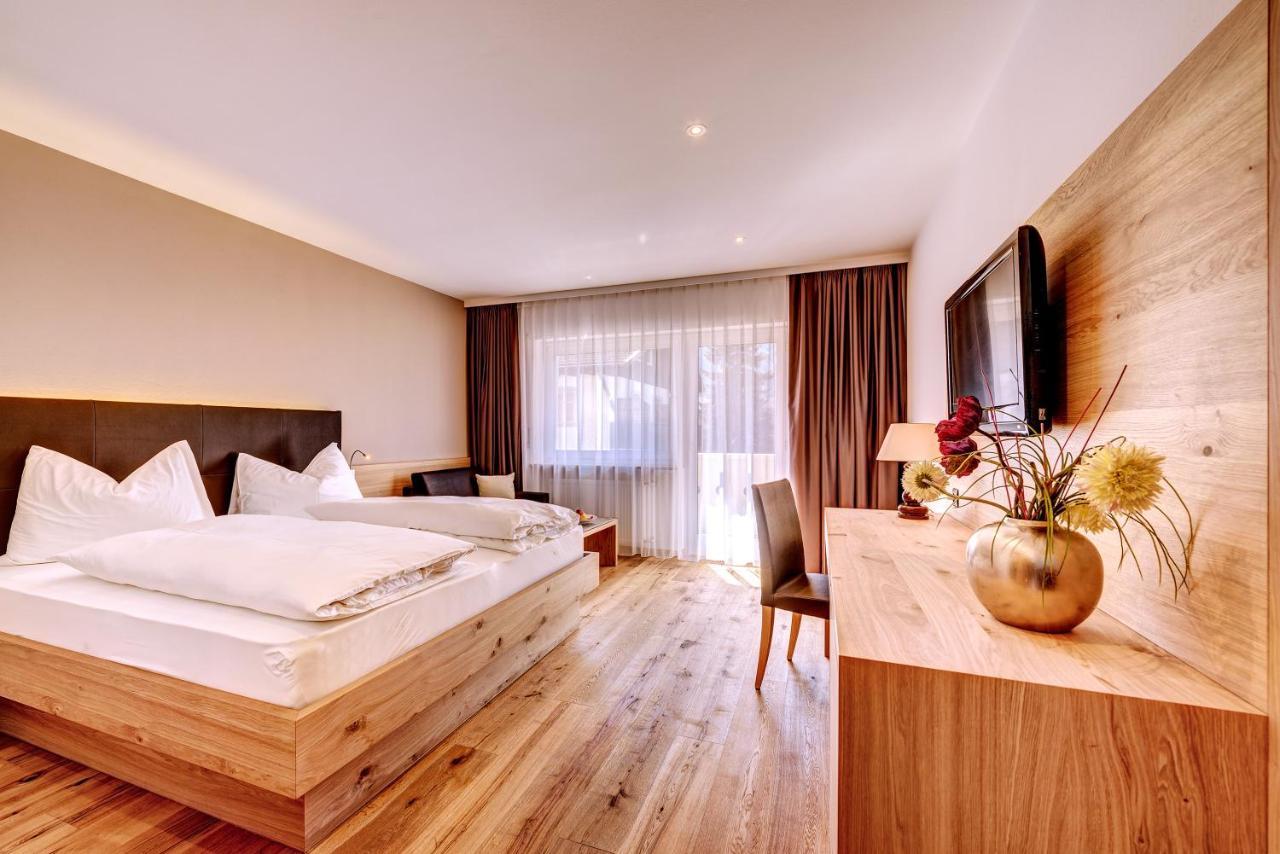 Hotel Lamm Naturns Exterior foto